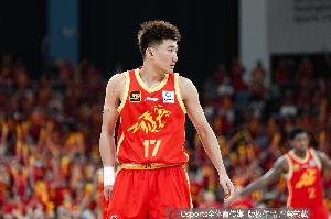开云官方客服-一扫阴霾！孙铭徽半场12中8&amp;三分4中2轰下20分6板2断0失误！