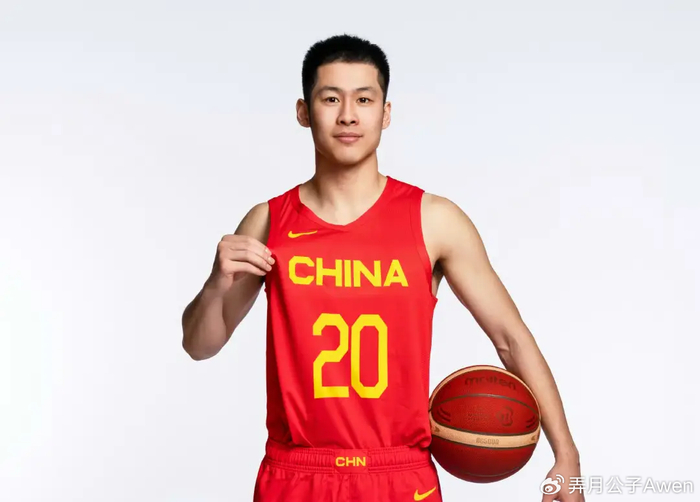 都怪张镇麟？昔日国手+全明星转会后坐穿冷板凳，场均1.6分1.4板|崔晓龙|上海男篮|上海|篮板|偰李永炜_新浪体育_新浪新闻